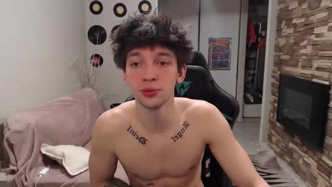 Snapshot of teddy_mode chatting on November 19, 2025, 5:46 pm Teddy online show from November 19, 2025, 5:46 pm