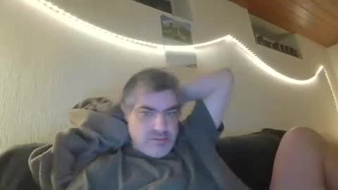 Peter online show from November 22, 2025, 7:35 pm