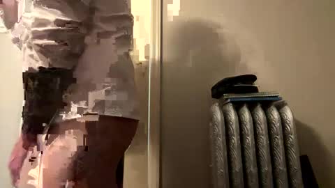 Snapshot of teejm chatting on September 26, 2025, 3:10 am Twizzler online show from September 26, 2025, 3:10 am