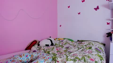 Amy No penetration Virgiin giirl online show from December 19, 2024, 9:38 pm