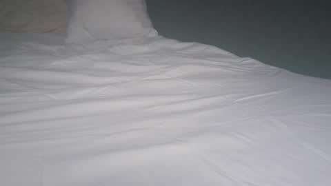 Viv West online show from September 13, 2025, 5:51 am