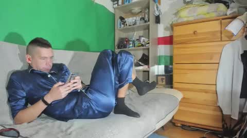 Virg Lszl online show from November 4, 2025, 4:33 am