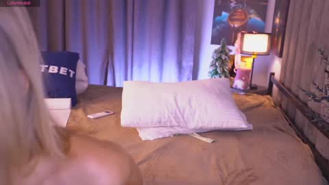 Snapshot of telladreamer_ chatting on December 18, 2024, 2:28 pm Tella online show from December 18, 2024, 2:28 pm