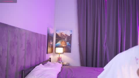 Snapshot of telladreamer_ chatting on November 8, 2025, 10:15 am Tella online show from November 8, 2025, 10:15 am