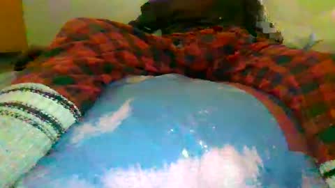 Snapshot of tellias1 chatting on December 15, 2024, 8:58 pm tellias online show from December 15, 2024, 8:58 pm