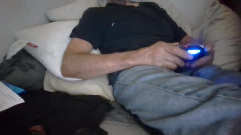 Snapshot of tellias1 chatting on September 10, 2025, 10:37 am tellias online show from September 10, 2025, 10:37 am