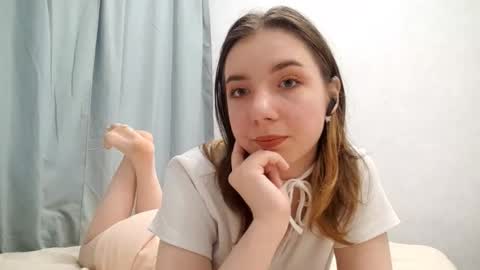 Snapshot of temekafolio chatting on November 11, 2025, 11:10 am Lucy online show from November 11, 2025, 11:10 am