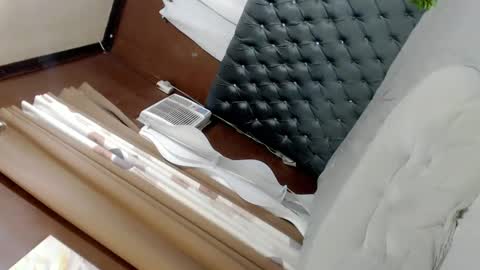 EVA GLASSCOTT online show from December 14, 2024, 12:55 am