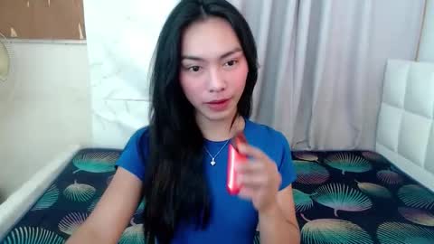 Snapshot of temptmebabyx chatting on May 6, 2026, 2:40 am YOGIRL MAXINE online show from May 6, 2026, 2:40 am