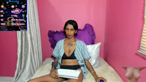 Snapshot of temptressqeen chatting on December 10, 2024, 8:51 am temptressqeen online show from December 10, 2024, 8:51 am