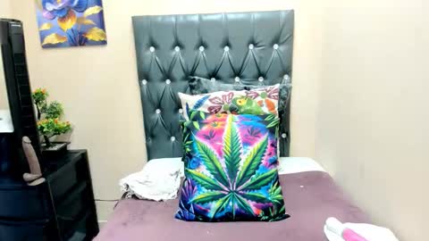 Snapshot of temptressqeen chatting on January 6, 2026, 5:22 am temptressqeen online show from January 6, 2026, 5:22 am