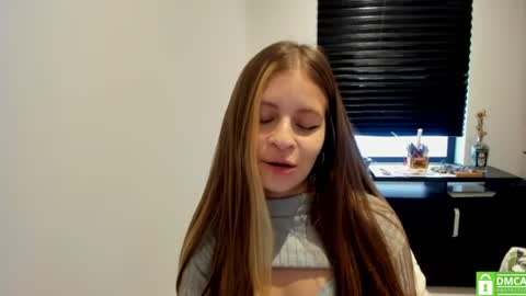 Snapshot of temptressweet chatting on June 18, 2026, 10:03 pm Scar online show from June 18, 2026, 10:03 pm