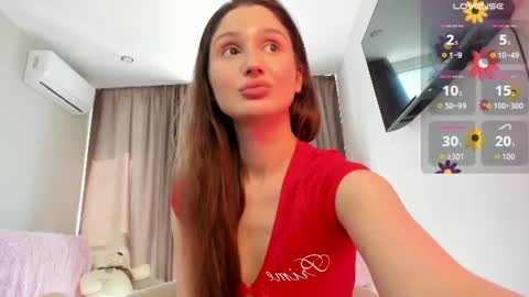 Snapshot of tender_babyyy chatting on July 20, 2026, 12:29 pm Amina online show from July 20, 2026, 12:29 pm