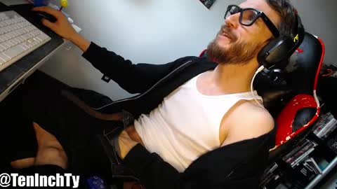 Ty online show from April 26, 2026, 7:33 pm