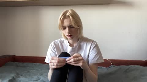 Anna online show from March 17, 2026, 4:39 am