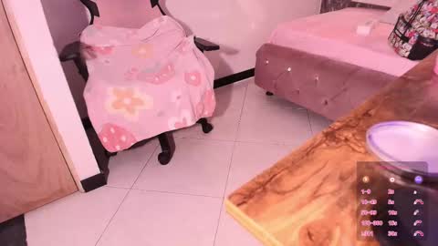 Snapshot of terraelowen chatting on October 11, 2025, 11:09 am Terra Elowen online show from October 11, 2025, 11:09 am