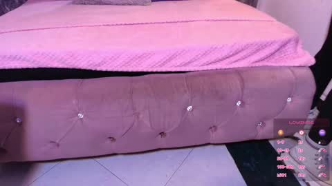 Snapshot of terraelowen chatting on October 26, 2025, 11:38 am Terra Elowen online show from October 26, 2025, 11:38 am