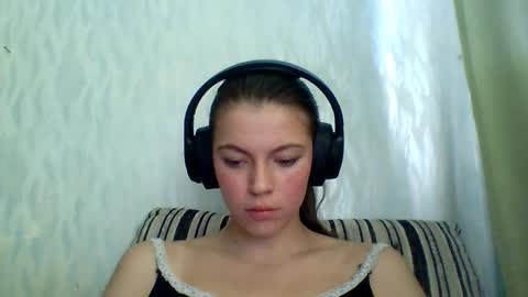 Anny Simpson online show from September 13, 2025, 5:18 am