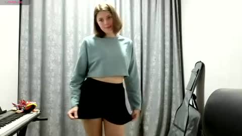 Anny Simpson online show from June 9, 2026, 9:37 pm