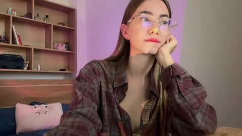 tessa_calmness online show from April 22, 2026, 2:36 am