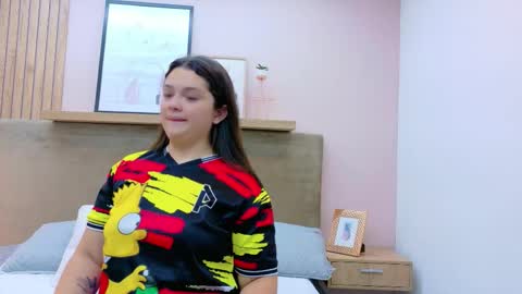 tessa stones online show from March 15, 2026, 4:07 am