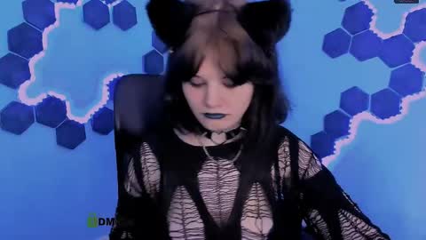tessa_tea online show from May 10, 2026, 9:03 am