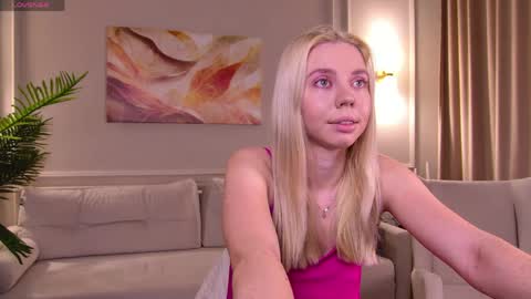 tessaadorablee online show from May 1, 2026, 5:34 am