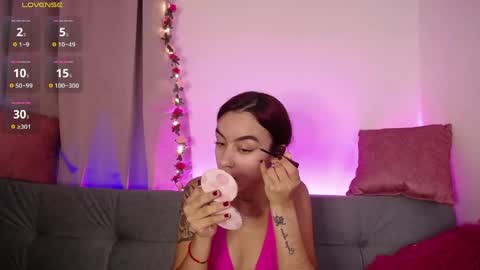 Snapshot of tessafoxie chatting on June 2, 2026, 12:29 pm Tessa foxie online show from June 2, 2026, 12:29 pm