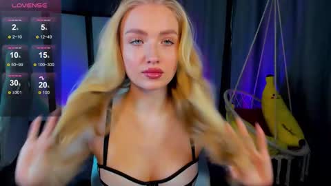 TessaHamilton online show from February 10, 2026, 1:04 pm