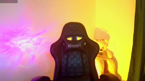 Tessy online show from September 18, 2025, 4:31 pm