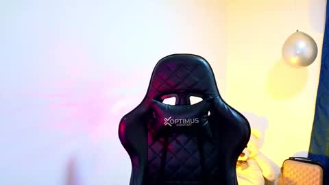 Tessy online show from November 6, 2025, 3:13 pm