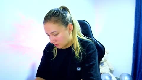 Tessy online show from November 13, 2025, 1:15 am