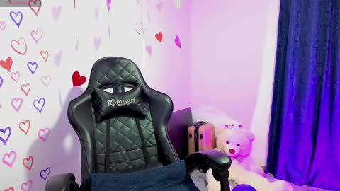 Tessy online show from April 27, 2026, 1:53 pm