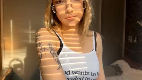 tessiebe online show from February 24, 2026, 12:03 pm