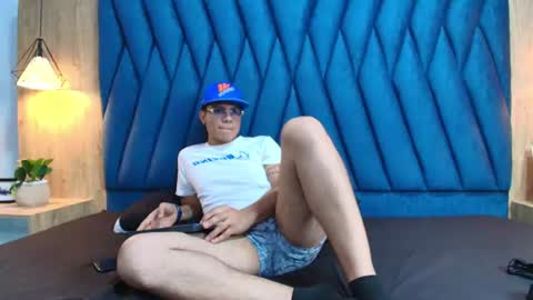 Snapshot of tette_valentine chatting on August 1, 2026, 3:00 pm tette_valentine online show from August 1, 2026, 3:00 pm