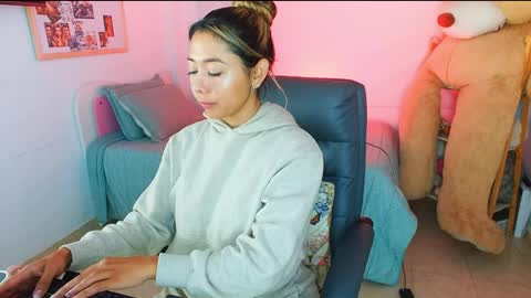 Snapshot of texas_curvykitten chatting on April 12, 2026, 9:47 am texas_curvykitten online show from April 12, 2026, 9:47 am