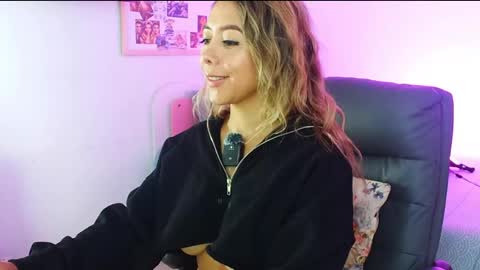 Snapshot of texas_curvykitten chatting on April 30, 2026, 10:21 am texas_curvykitten online show from April 30, 2026, 10:21 am