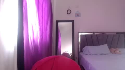 tezza smith online show from July 18, 2026, 12:42 pm