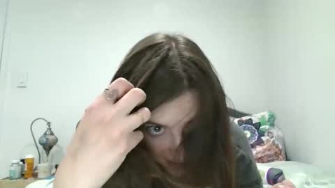 Tessa online show from March 4, 2026, 5:13 am