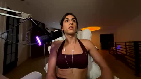 babygirlmami online show from April 25, 2026, 8:06 am
