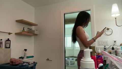 babygirlmami online show from May 15, 2026, 5:53 pm