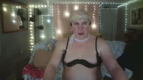 Snapshot of tglacey chatting on April 5, 2026, 2:58 pm lacey online show from April 5, 2026, 2:58 pm