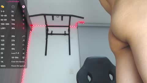 Snapshot of th_russ chatting on January 5, 2025, 3:22 am INSTAGRAM Th1rss online show from January 5, 2025, 3:22 am