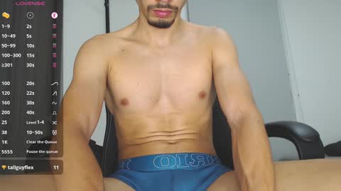 Snapshot of th_russ chatting on January 18, 2025, 1:41 am INSTAGRAM Th1rss online show from January 18, 2025, 1:41 am