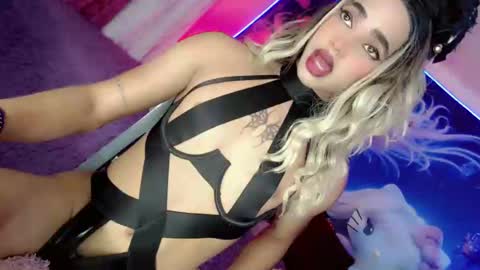 Snapshot of thalia_gil21 chatting on March 2, 2025, 1:36 am Thalia Girl online show from March 2, 2025, 1:36 am