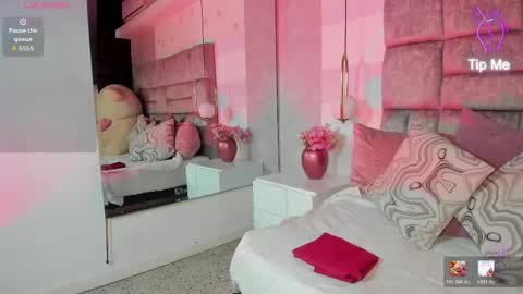 Snapshot of thalia_nichols chatting on June 8, 2026, 8:20 pm Thalia Nichols online show from June 8, 2026, 8:20 pm