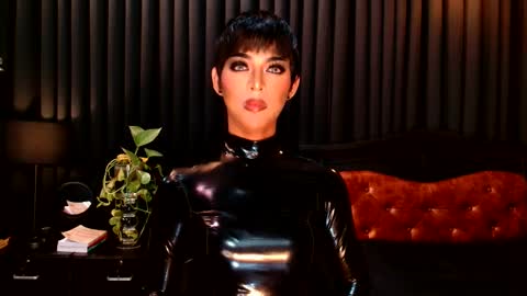 Snapshot of thalia_saint chatting on December 6, 2024, 10:49 am Thalia Saint online show from December 6, 2024, 10:49 am