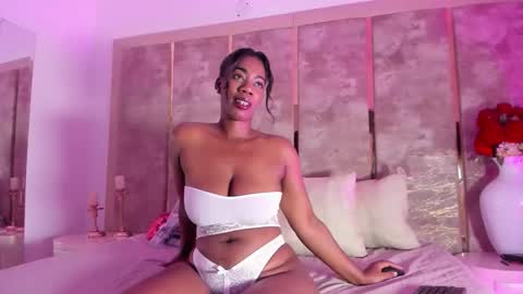 Snapshot of thaliawest chatting on May 5, 2026, 12:35 pm ThaliaWest online show from May 5, 2026, 12:35 pm