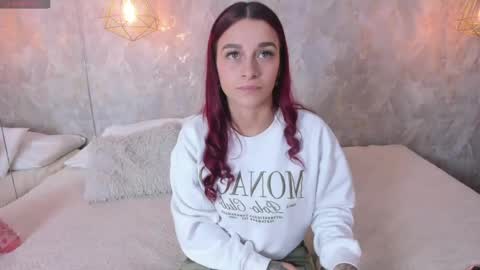THALIRA ANGELS online show from May 25, 2026, 5:52 pm