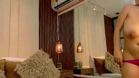 Snapshot of thamarajadee chatting on June 10, 2026, 1:21 pm Thamara online show from June 10, 2026, 1:21 pm